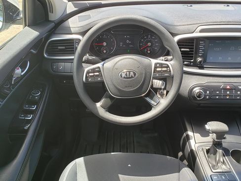 Used 2019 Kia Sorento AWD image 16