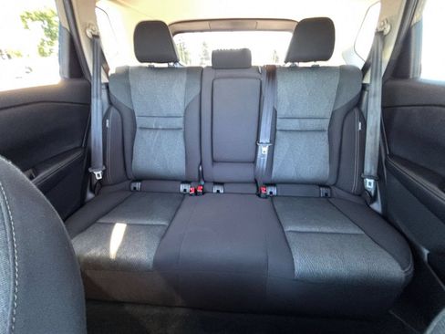 Used 2025 Nissan Rogue SV FWD image 40