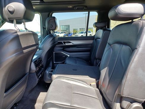 Used 2024 Jeep Wagoneer Series II AWD/4WD image 32
