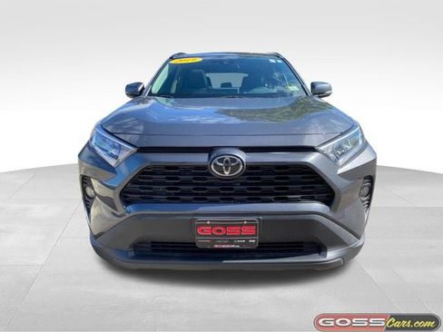 Used 2019 Toyota RAV4 XLE w/ Convenience Package AWD/4WD image 2