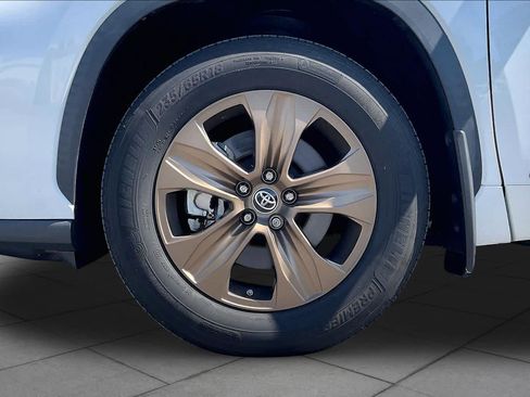 Used 2022 Toyota Highlander Bronze Edition w/ Protection Package #3 (TMS) AWD/4WD image 10
