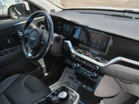 Used 2022 Kia Niro EX Premium FWD image 44