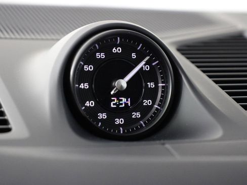 New 2026 Porsche Cayenne Coupe AWD/4WD image 16