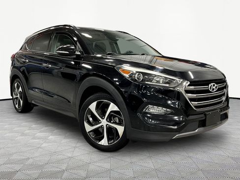 Used 2016 Hyundai Tucson Limited w/ Option Group 03 FWD image 3