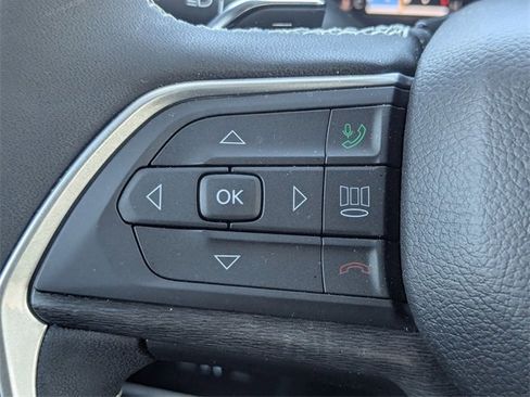 Used 2024 Jeep Grand Cherokee Limited image 12