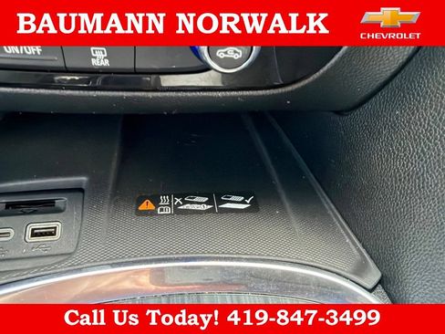 Used 2024 Buick Enclave Essence w/ Sport Touring Edition FWD image 38