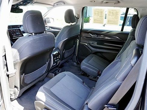 Used 2023 Jeep Grand Cherokee L Laredo RWD image 17