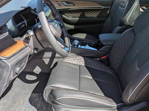 New 2026 Jeep Grand Cherokee L Summit AWD/4WD image 4