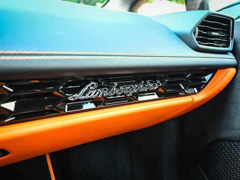 Used 2024 Lamborghini Huracan Tecnica RWD image 18