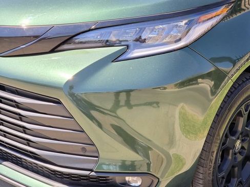 Used 2025 Toyota Sienna XLE Woodland Edition AWD/4WD image 6
