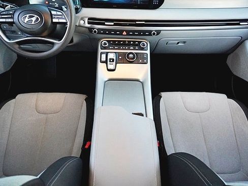 Certified 2023 Hyundai Palisade SE image 21