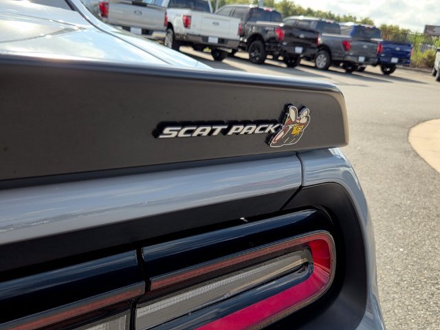 Used 2022 Dodge Challenger R/T Scat Pack RWD image 10