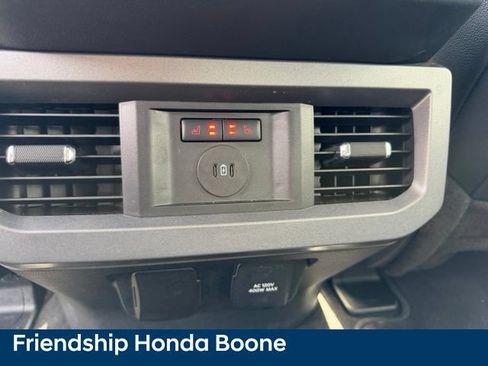Used 2024 Ford F250 Lariat w/ Lariat Ultimate Package AWD/4WD image 46