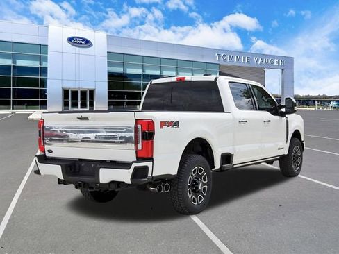 Used 2024 Ford F250 Platinum w/ FX4 Off-Road Package image 4