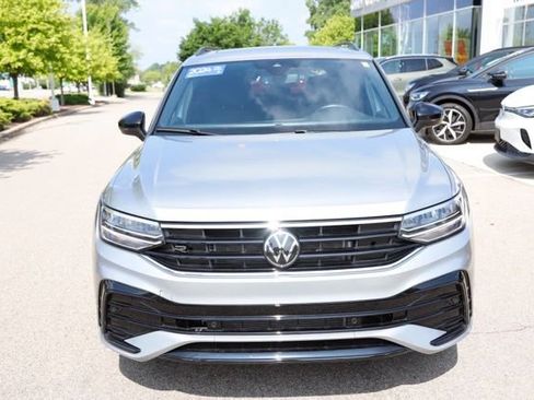 Used 2024 Volkswagen Tiguan SE R-Line w/ MDO Package, Two-Row AWD/4WD image 10