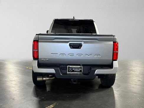 Used 2025 Toyota Tacoma SR5 AWD/4WD image 4