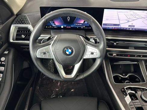 Used 2025 BMW X7 xDrive40i w/ Parking Assistance Package image 13