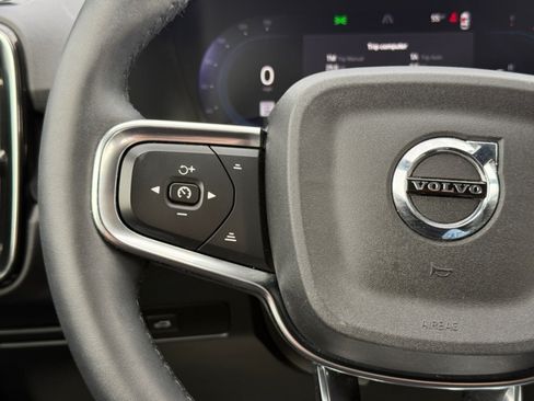 Used 2023 Volvo XC40 B5 Core AWD/4WD image 12