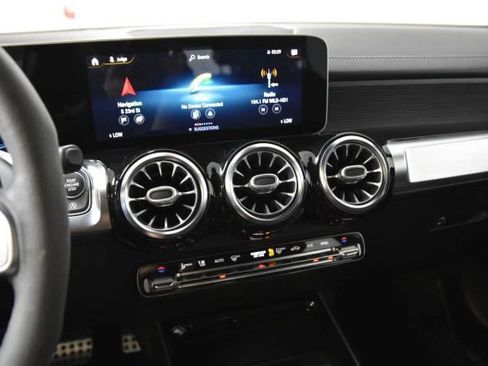 Used 2021 Mercedes-Benz GLB 35 AMG 4MATIC image 25