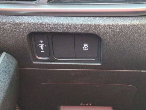 Certified 2025 Kia Sorento S FWD image 18