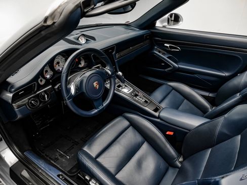 Used 2015 Porsche 911 Turbo S image 44