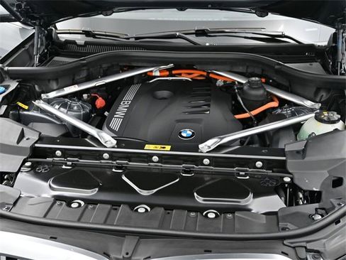 New 2026 BMW X5 xDrive50e w/ Climate Comfort Package image 16