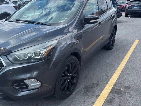 Used 2017 Ford Escape Titanium w/ Canadian Touring Package AWD/4WD image 2