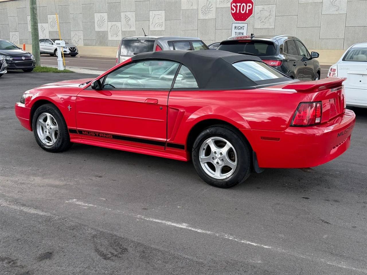 Used 2002 Ford Mustang Convertible RWD image 13