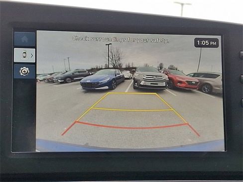 Used 2025 Hyundai Elantra SE image 17