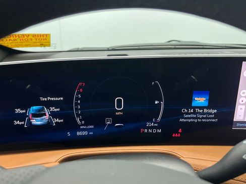 Used 2024 Cadillac XT4 Sport image 16