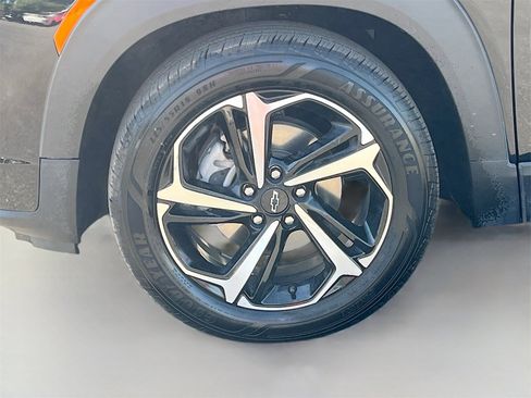 Used 2023 Chevrolet TrailBlazer RS image 30