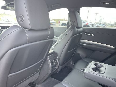 Used 2023 Cadillac XT4 Premium Luxury image 35