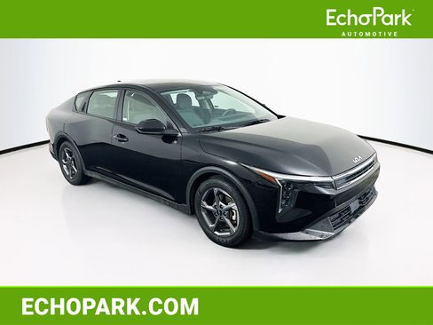 Used 2025 Kia K4 LXS image 1