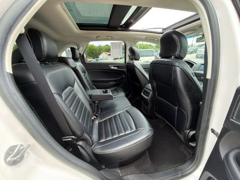 Used 2019 Ford Edge SEL w/ Equipment Group 201A FWD image 10
