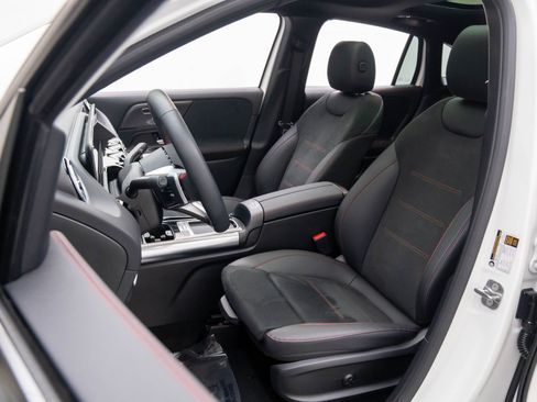 Used 2025 Mercedes-Benz GLA 250 image 17