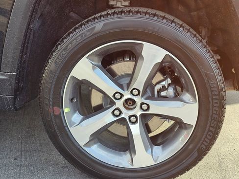 New 2026 Jeep Grand Cherokee L Limited AWD/4WD image 9