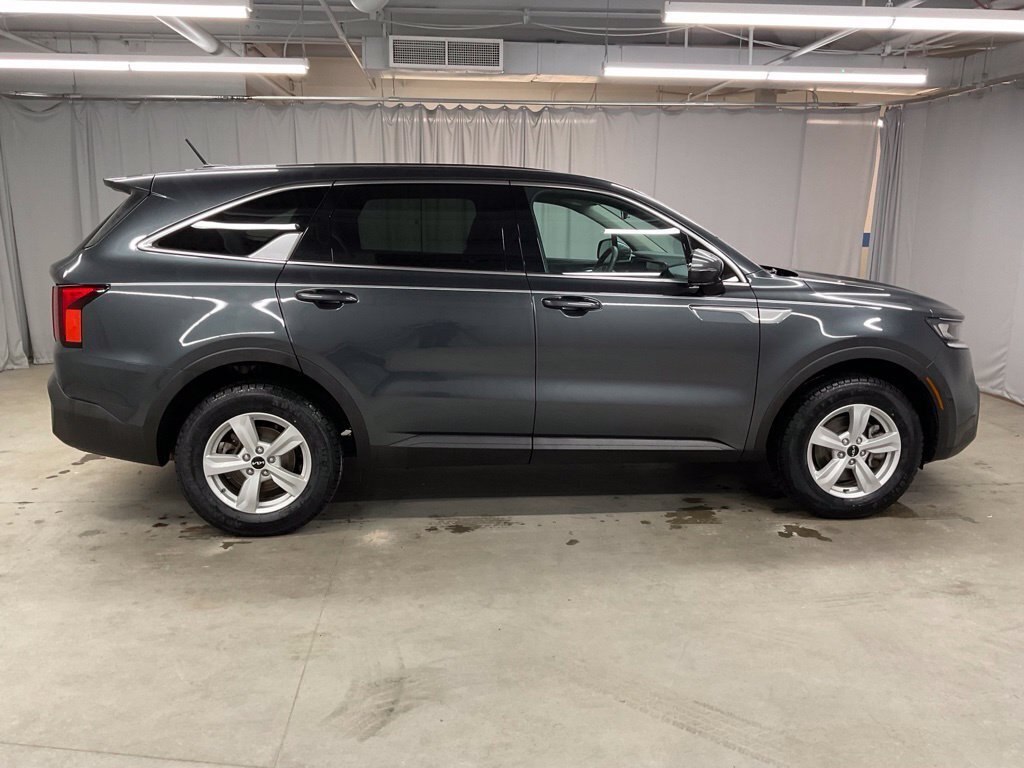 Used 2023 Kia Sorento LX AWD/4WD image 17