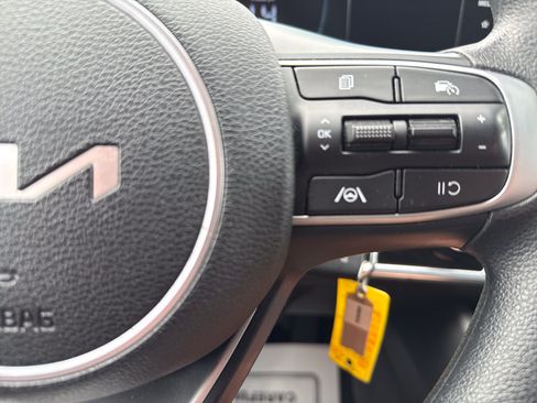 Used 2023 Kia Sportage LX AWD/4WD image 19