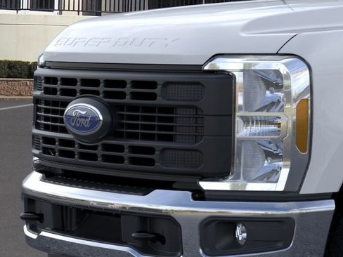 New 2026 Ford F350 XL w/ XL Chrome Package AWD/4WD image 17