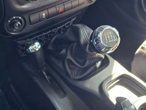 Used 2013 Jeep Wrangler Unlimited Sport AWD/4WD image 31