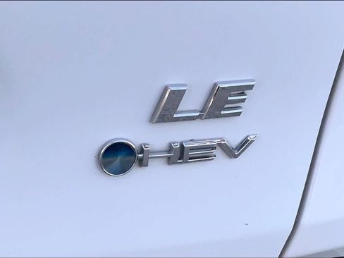 Used 2025 Toyota RAV4 LE image 9