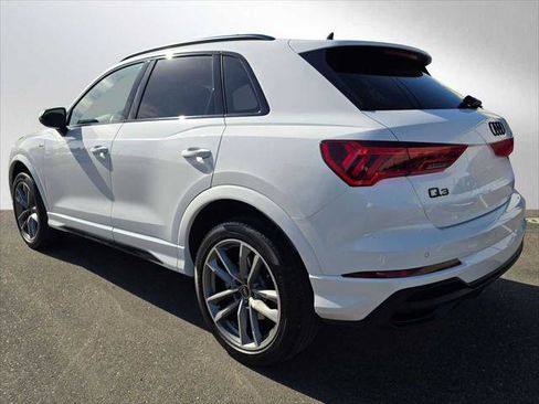 Used 2023 Audi Q3 2.0T Premium w/ Black Optic Sport Package AWD/4WD image 5