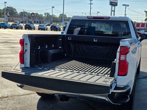 Used 2024 Chevrolet Silverado 1500 LT AWD/4WD image 13