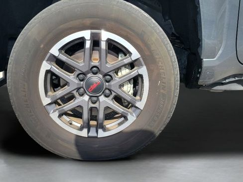 Used 2024 Toyota Tacoma TRD Sport w/ TRD Sport Upgrade Package AWD/4WD image 4