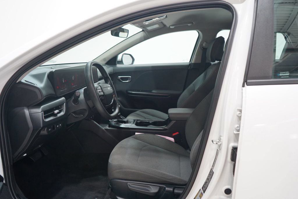 Used 2025 Kia K4 FWD image 11
