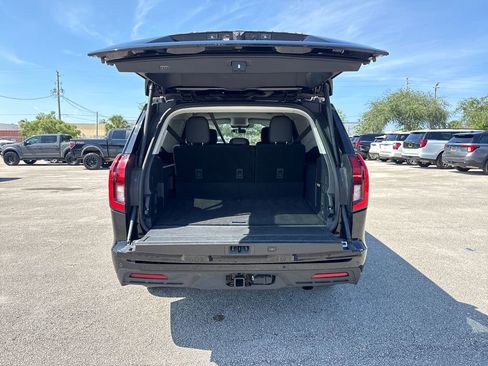 Used 2025 Ford Expedition Max Active RWD image 30
