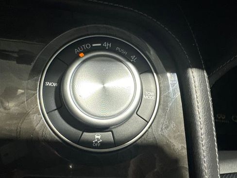 Used 2024 INFINITI QX80 Luxe image 40