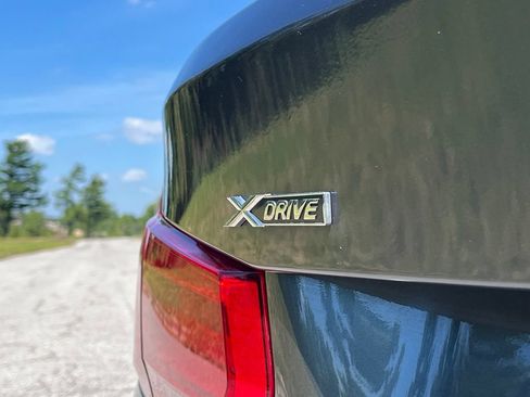 Used 2018 BMW 330i xDrive Sedan w/ Convenience Package AWD/4WD image 15