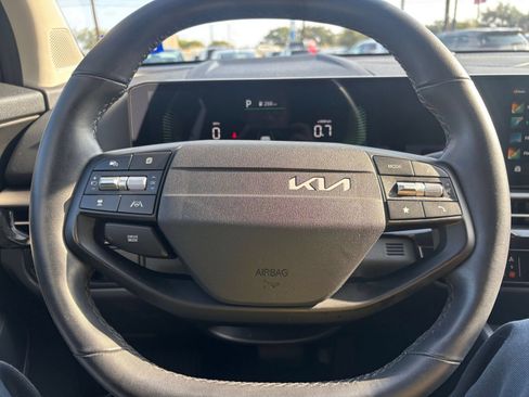 Used 2026 Kia Sportage LX FWD image 23