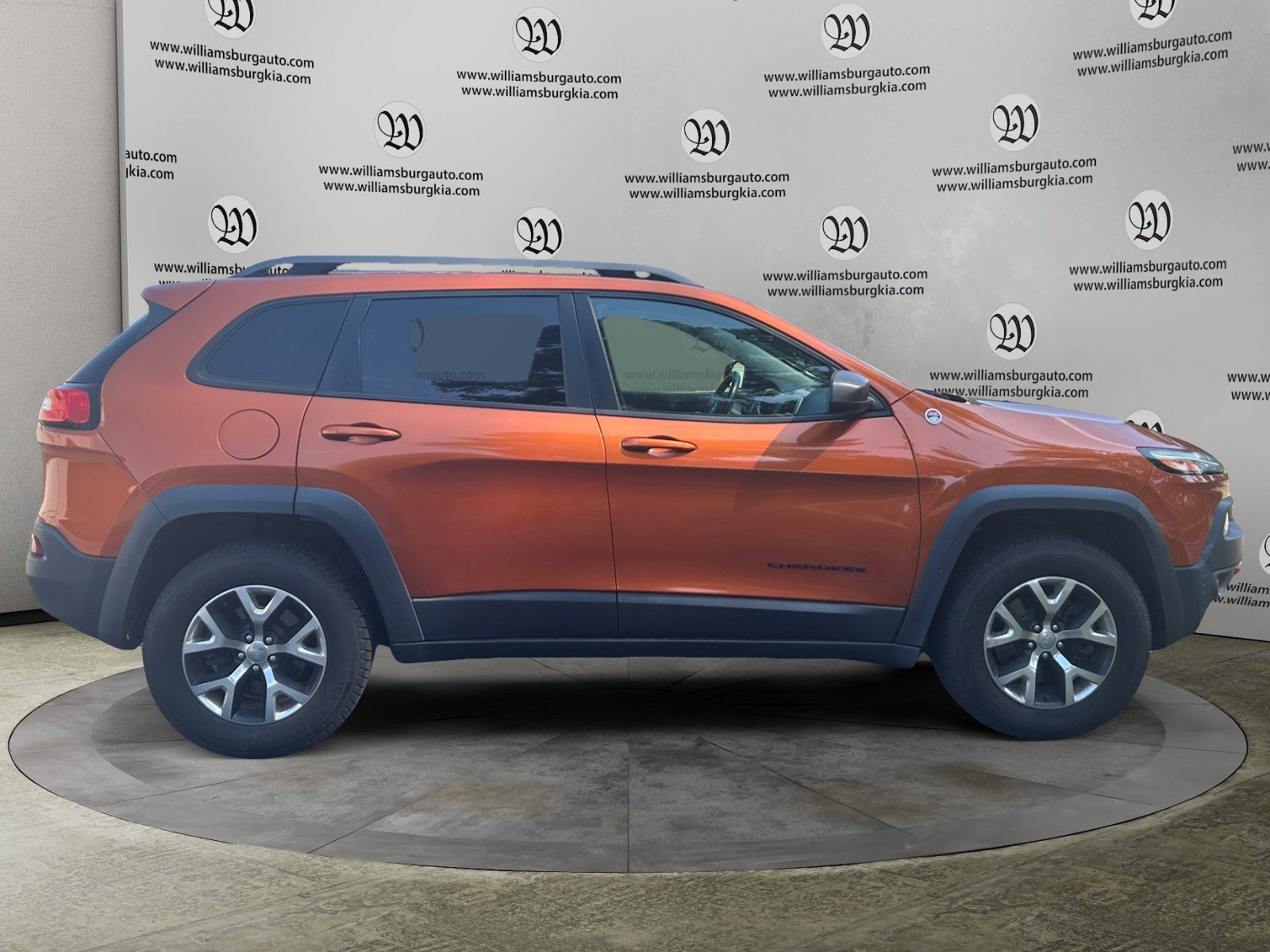 Used 2015 Jeep Cherokee Trailhawk w/ Leather Interior Group AWD/4WD image 6